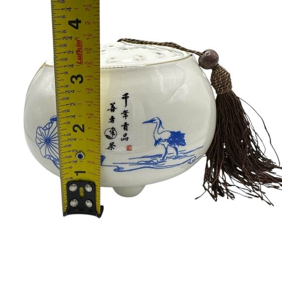 Chinese Ceramic Tea Caddy with Blue Crane Design Airtight Lid with Tassel - Picture 13 of 15